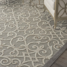Load image into Gallery viewer, 3&#39; X 4&#39; Gray And Ivory Floral Indoor Outdoor Area Rug